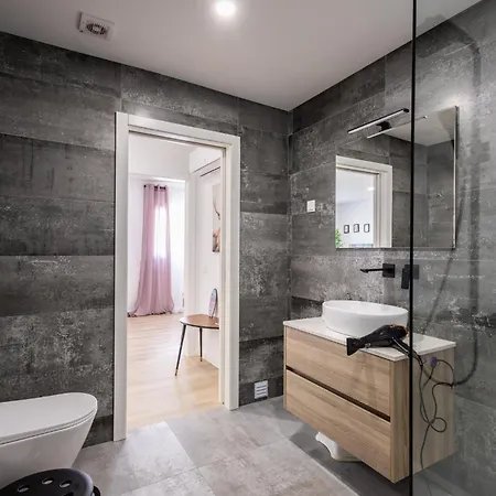 - By Smarthomes Apartment *