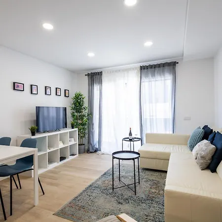 - By Smarthomes *
