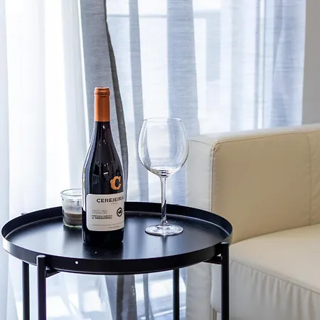 - By Smarthomes * 상 마르티뇨 두 포르투