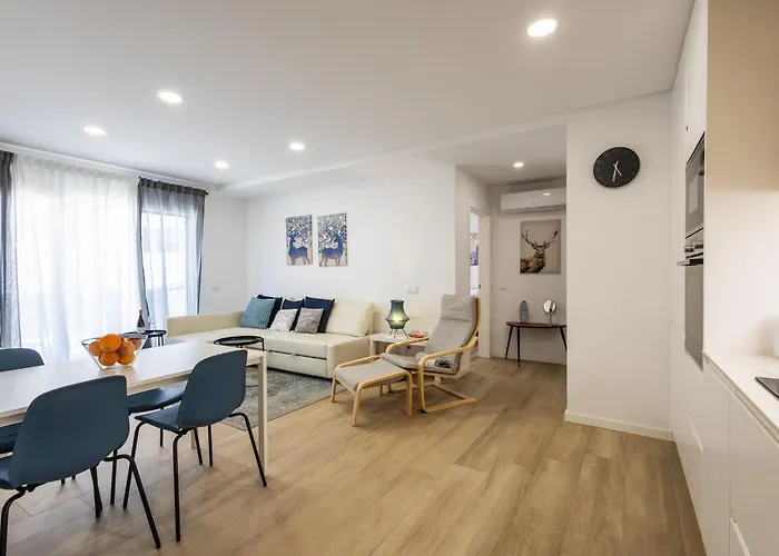 - By Smarthomes 公寓 *