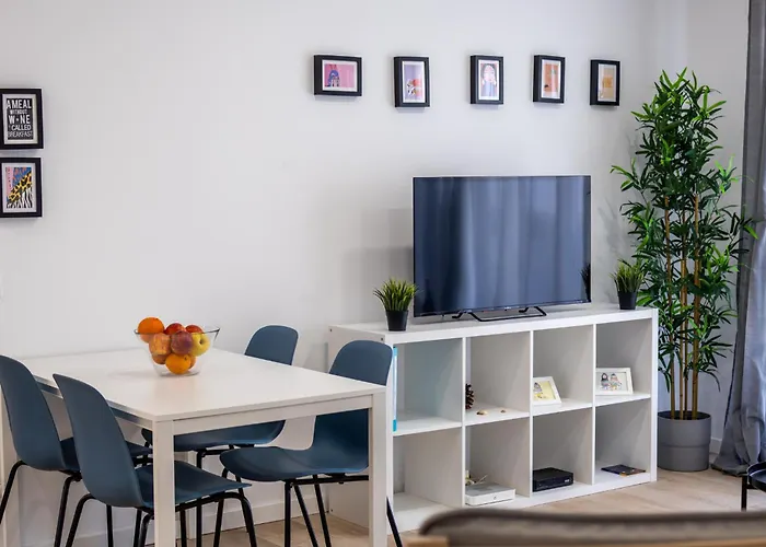 - By Smarthomes 公寓